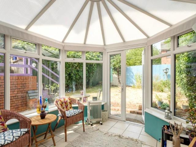 2 bed house for sale