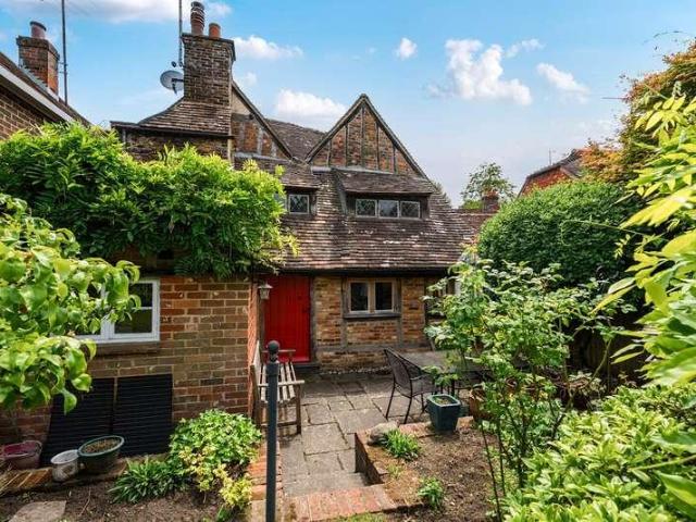 2 bed house for sale
