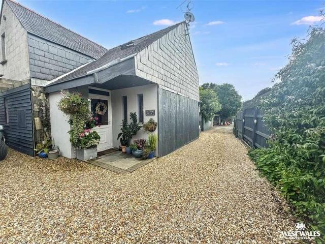 2 bed house for sale