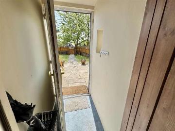 2 bed house for sale