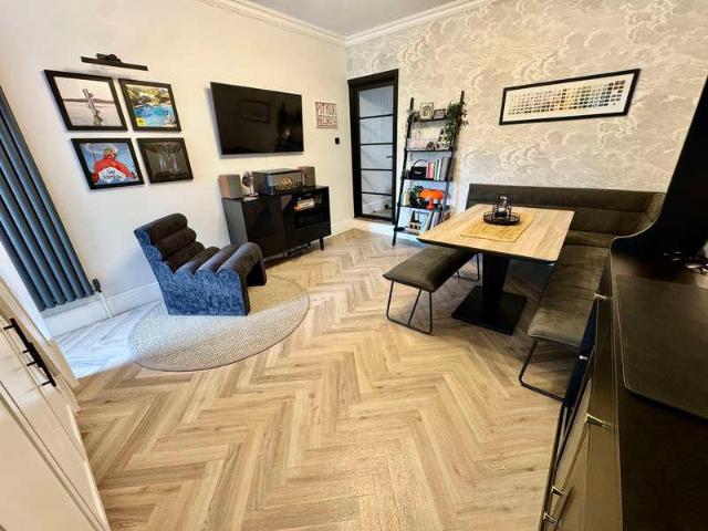 2 bed house for sale