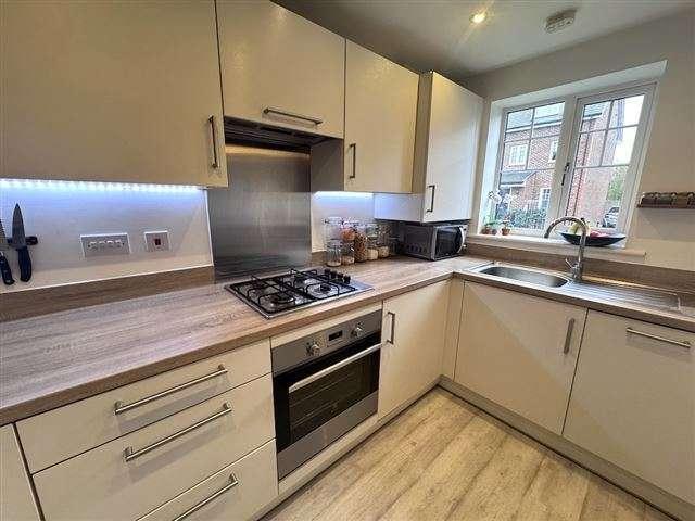 2 bed house for sale