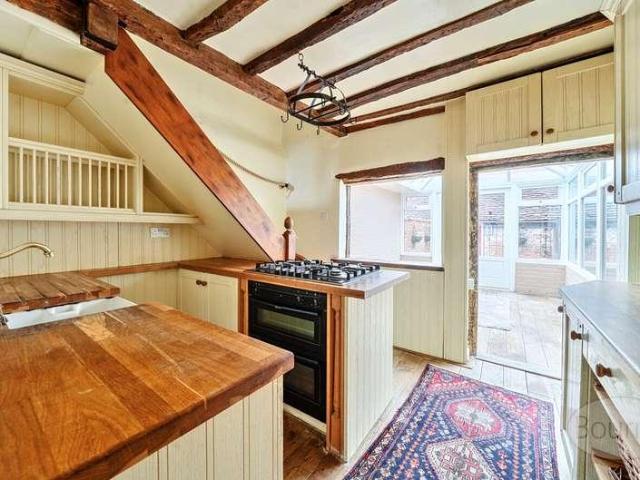 2 bed house for sale