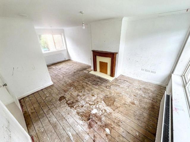 2 bed house for sale