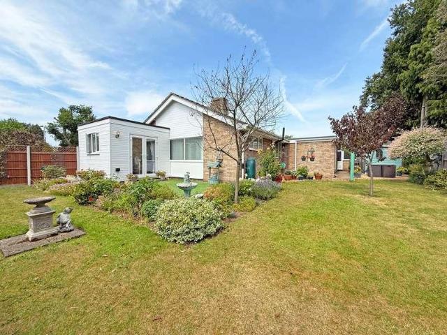 2 bed house for sale