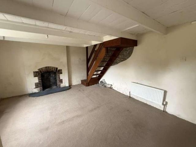 2 bed house for sale