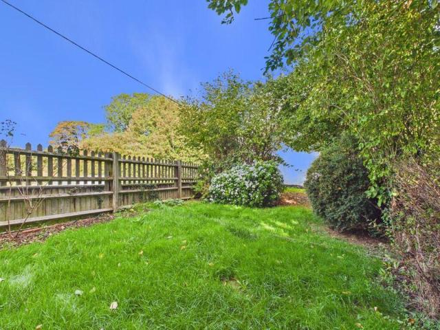 2 bed house for sale