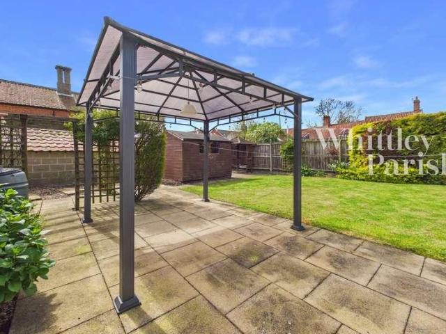 2 bed house for sale