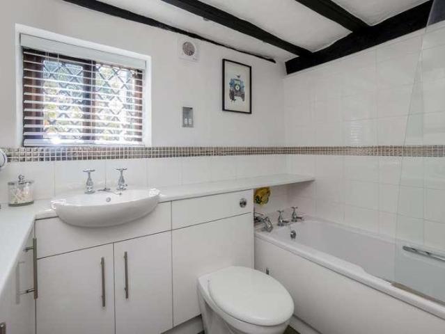 2 bed house for sale