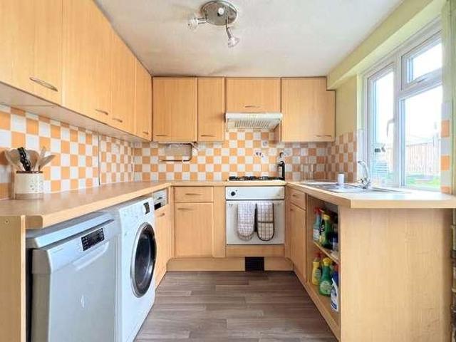 2 bed house for sale
