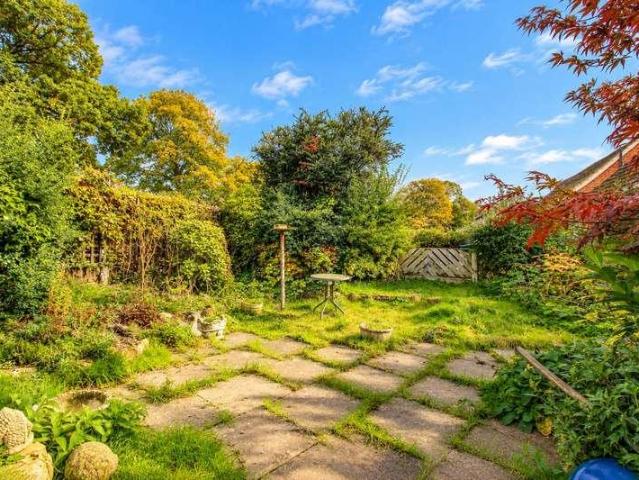 2 bed house for sale