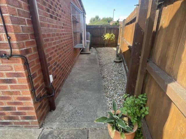 2 bed house for sale