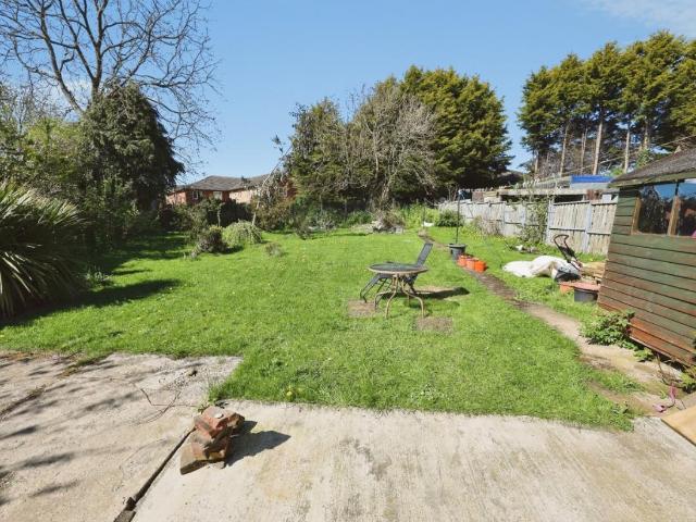 2 bed house for sale