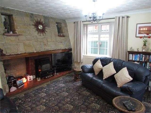2 bed house for sale
