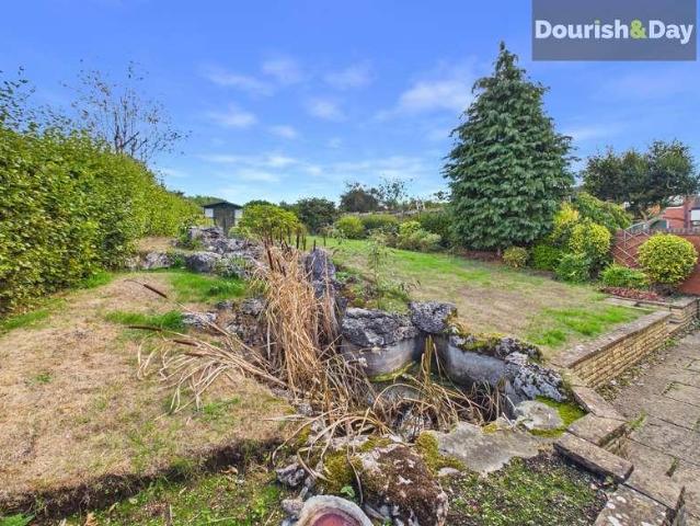 2 bed house for sale