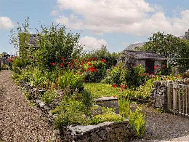2 bed house for sale
