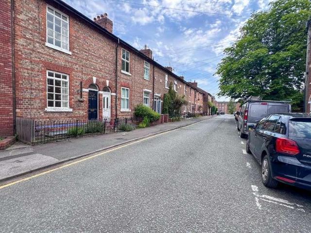 2 bed house for sale