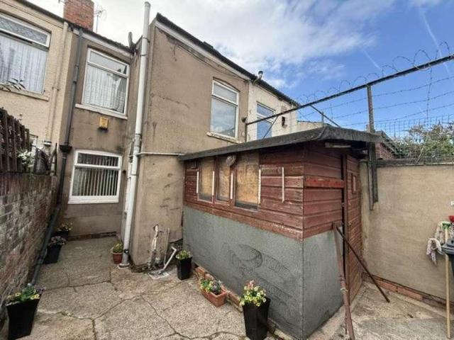 2 bed house for sale