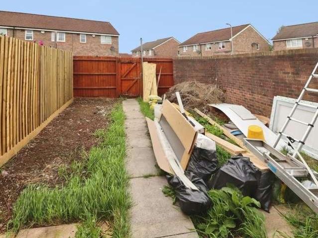 2 bed house for sale
