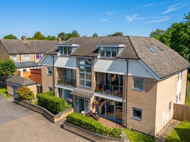2 bed house for sale