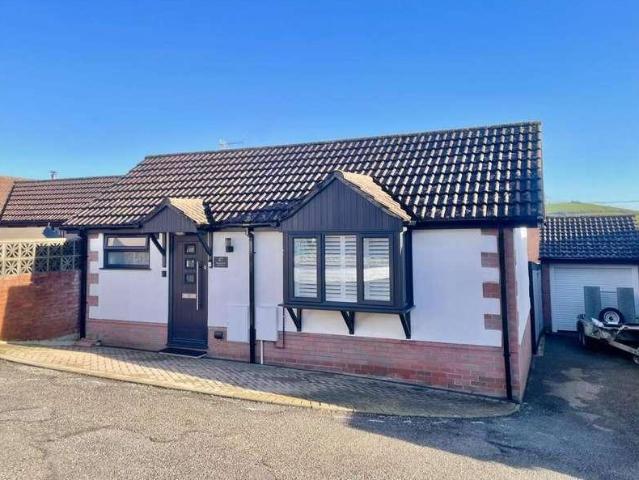 2 bed house for sale