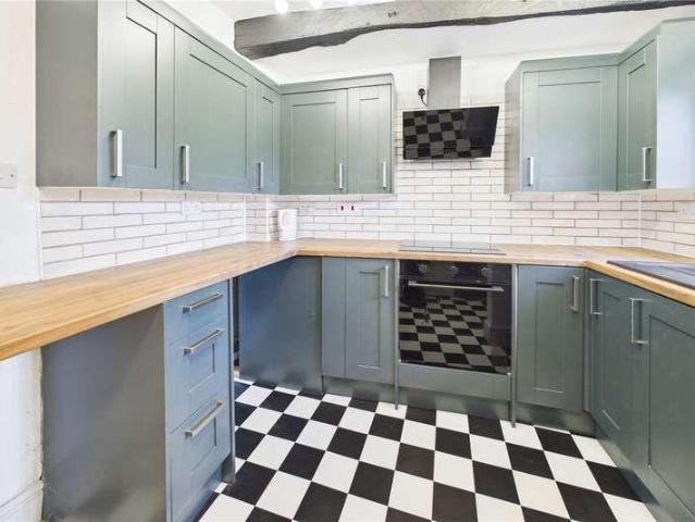 2 bed house for sale