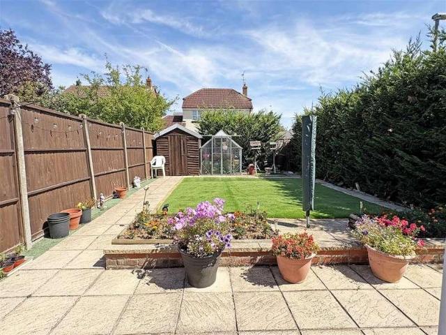 2 bed house for sale