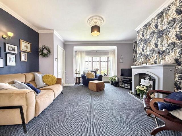 2 bed house for sale