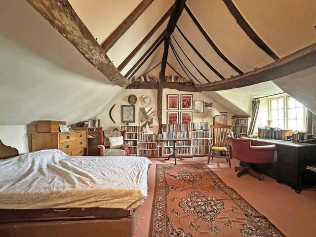 2 bed house for sale