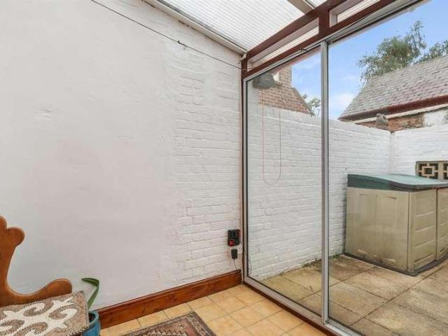 2 bed house for sale