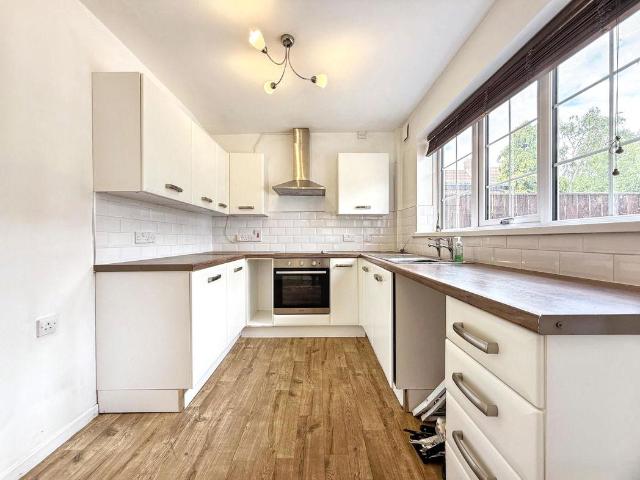 2 bed house for sale