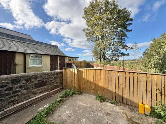 2 bed house for sale