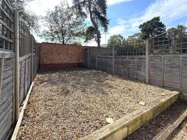 2 bed house for sale