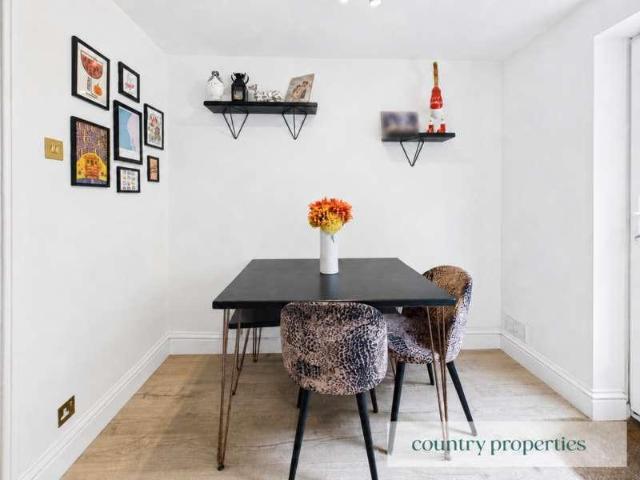 2 bed house for sale