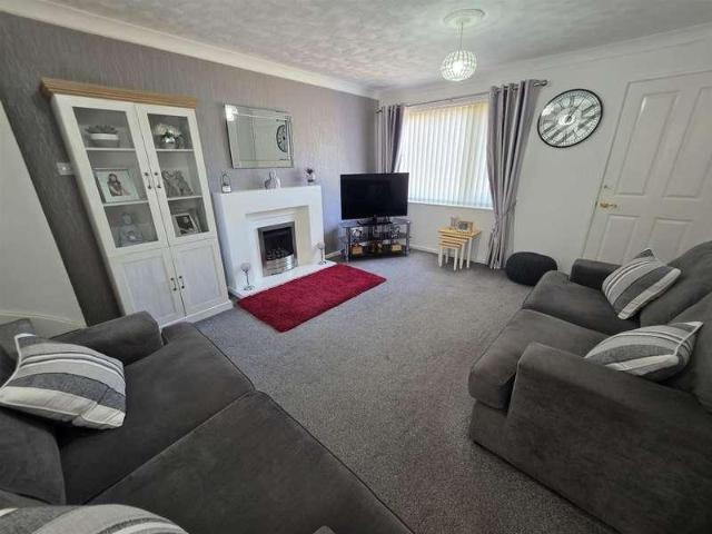 2 bed house for sale
