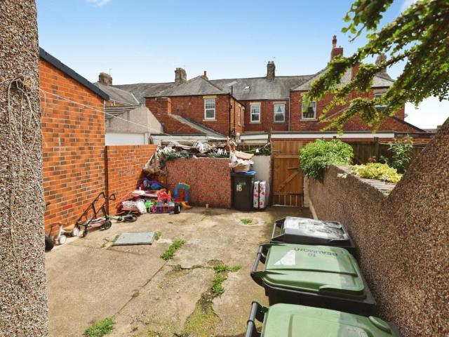 2 bed house for sale