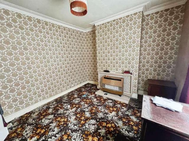 2 bed house for sale