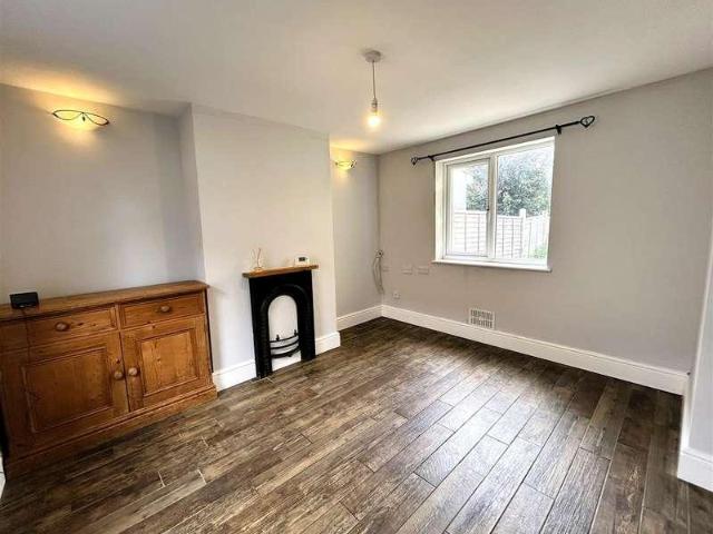 2 bed house for sale
