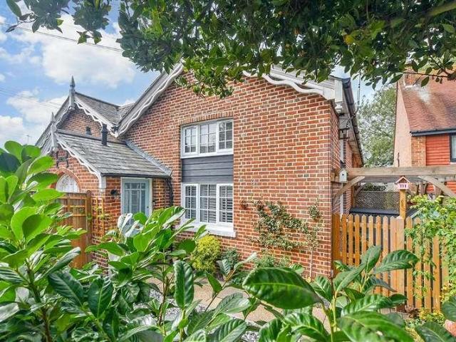 2 bed house for sale