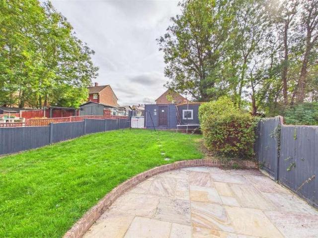 2 bed house for sale