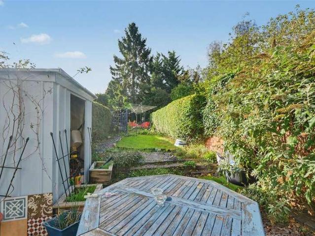 2 bed house for sale