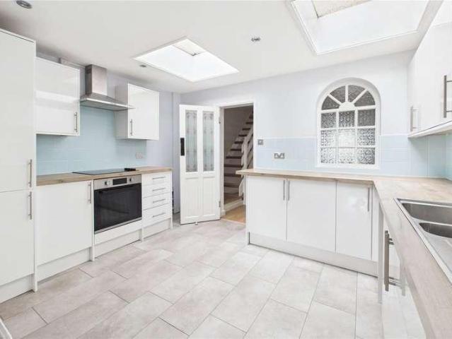 2 bed house for sale