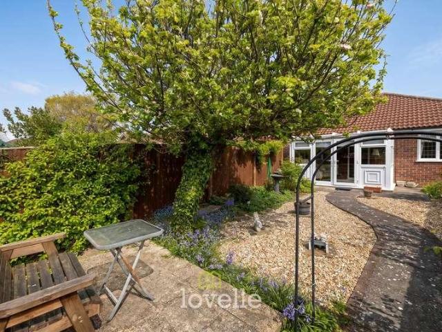 2 bed house for sale