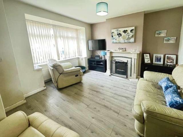2 bed house for sale