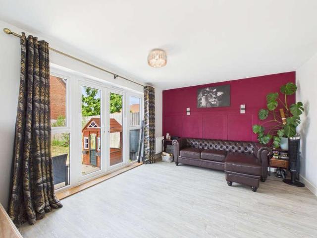 2 bed house for sale