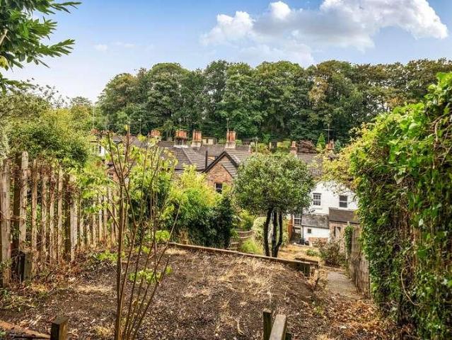 2 bed house for sale