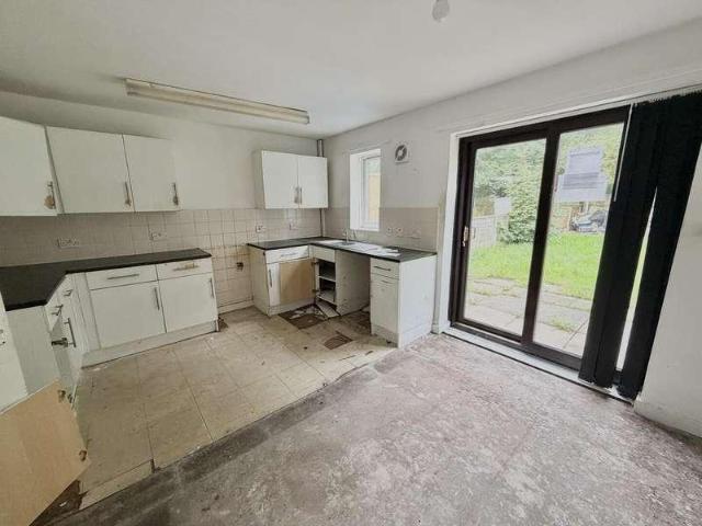 2 bed house for sale