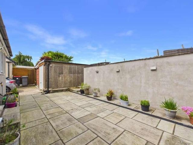 2 bed house for sale