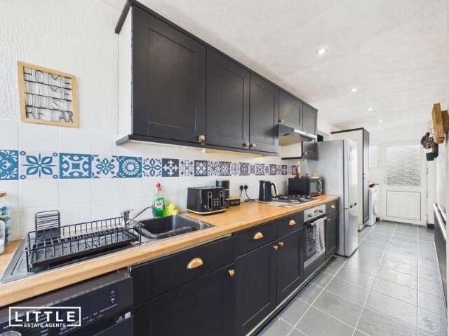2 bed house for sale