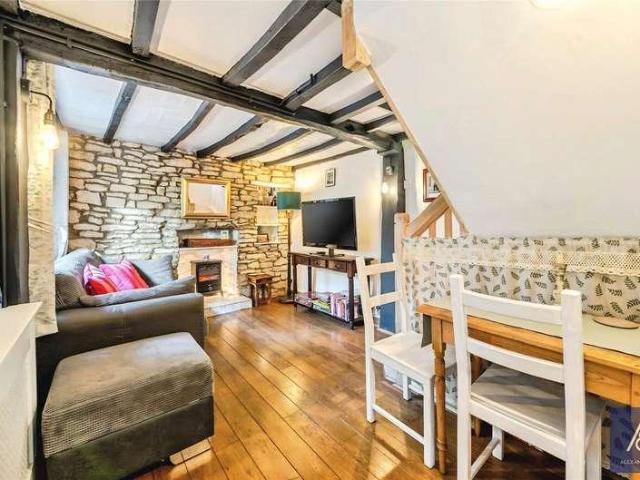 2 bed house for sale
